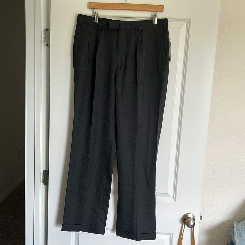 LINEA DOME GRAY DRESS PANTS SIZE 34 X 32 NWT